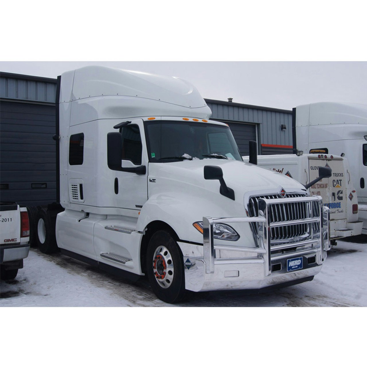 International LT Bumper Reinforcements 4058383C2 4058384C2