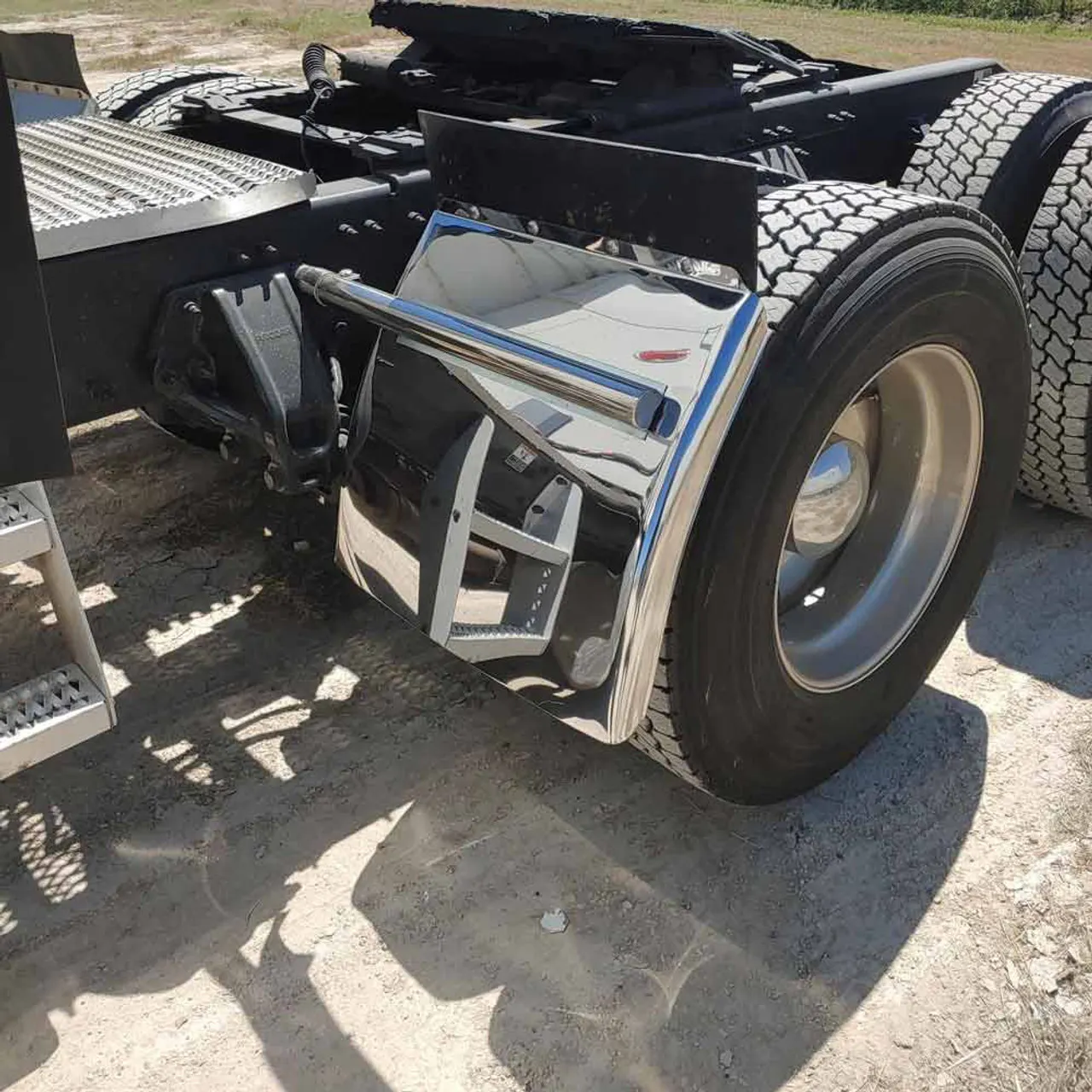 Raney's 24" Stainless Steel Quarter Fenders and Metal Polish Bundle