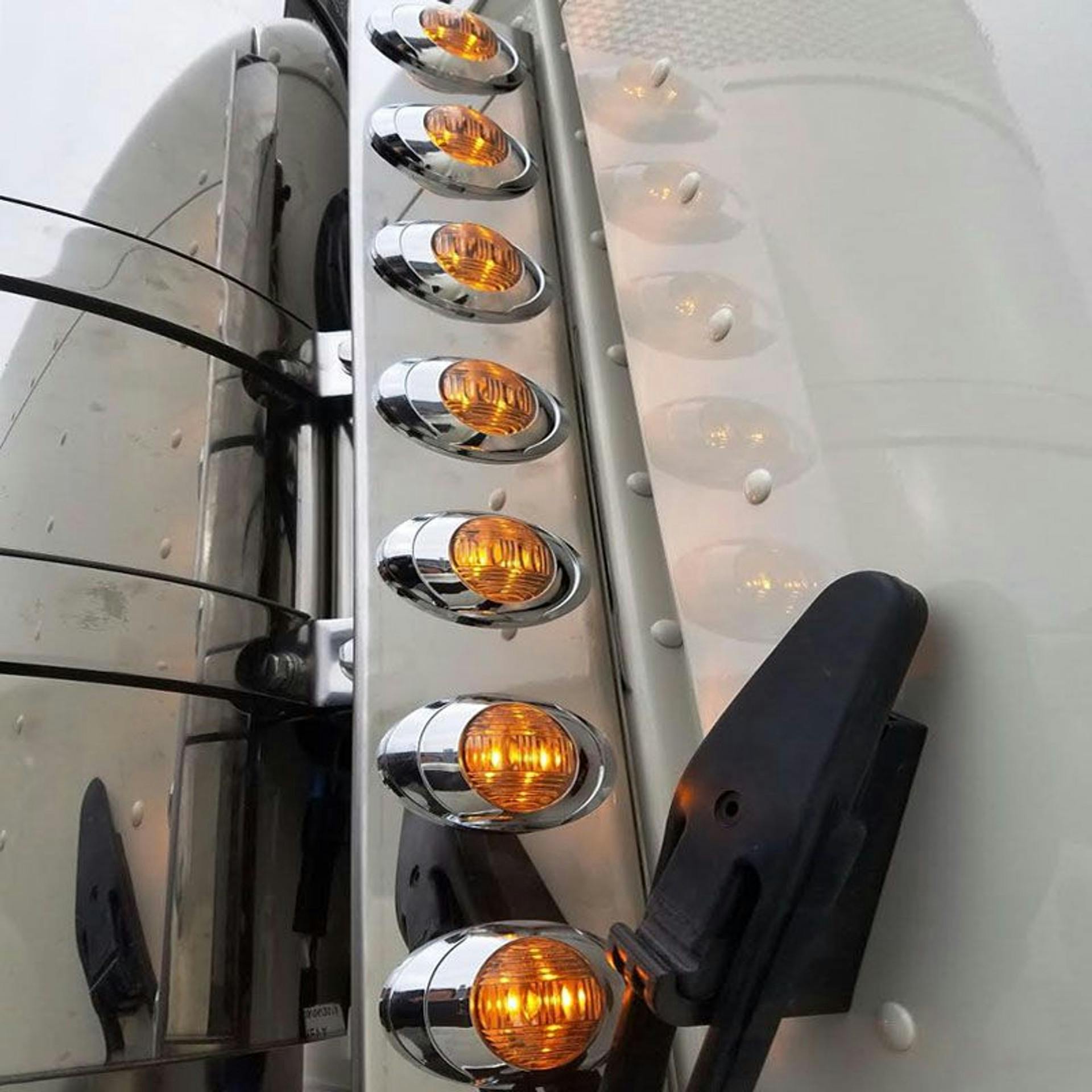 Peterbilt Front Fender LED Light Raney's Truck Parts