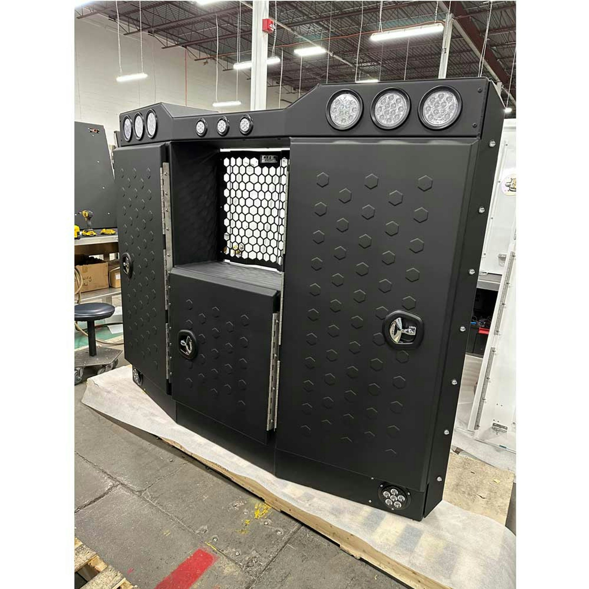 SemiTruck Headache Rack & Hydraulic Tank Combo Raney's Truck Parts