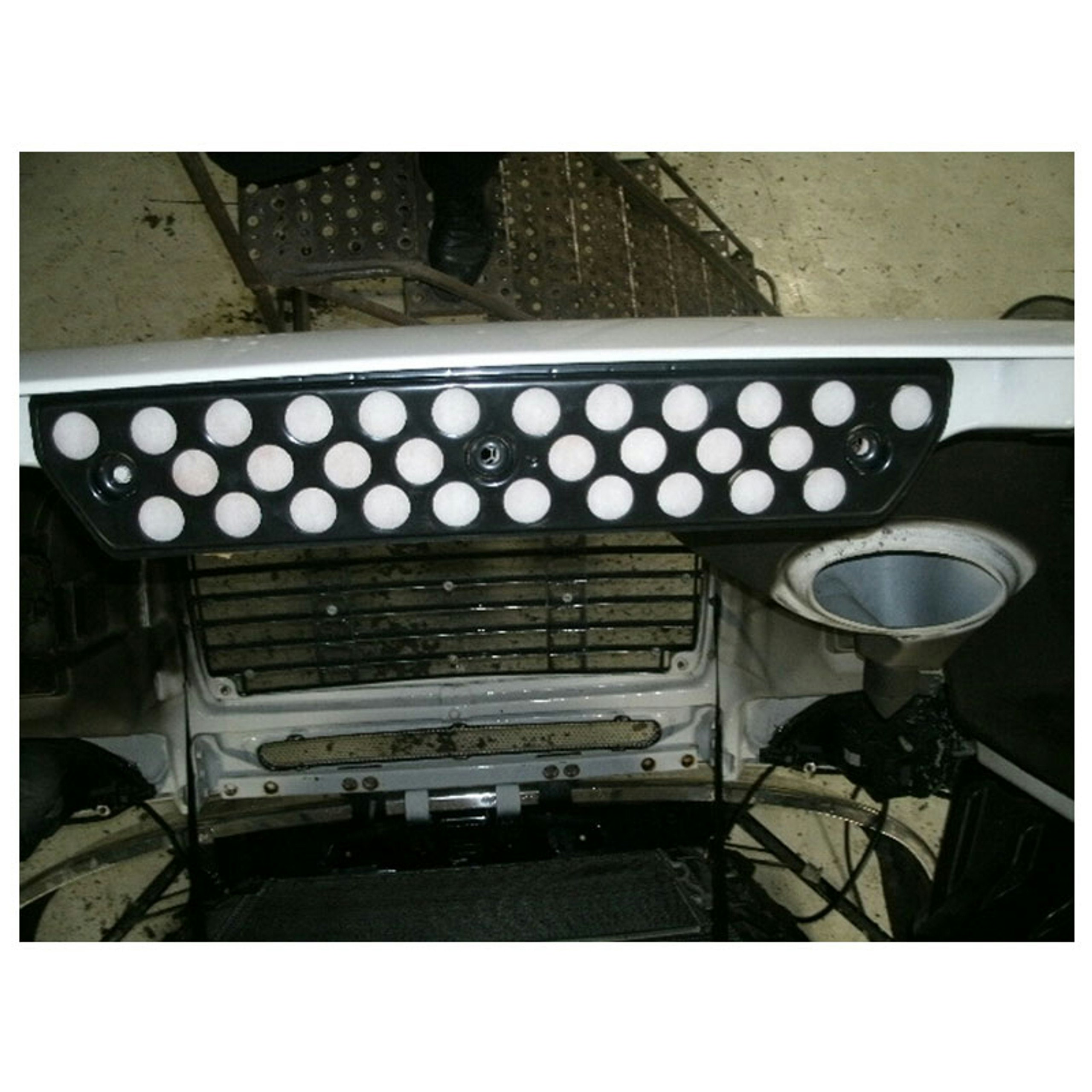 Freightliner Columbia Cab Air Filters | Raney's Truck Parts