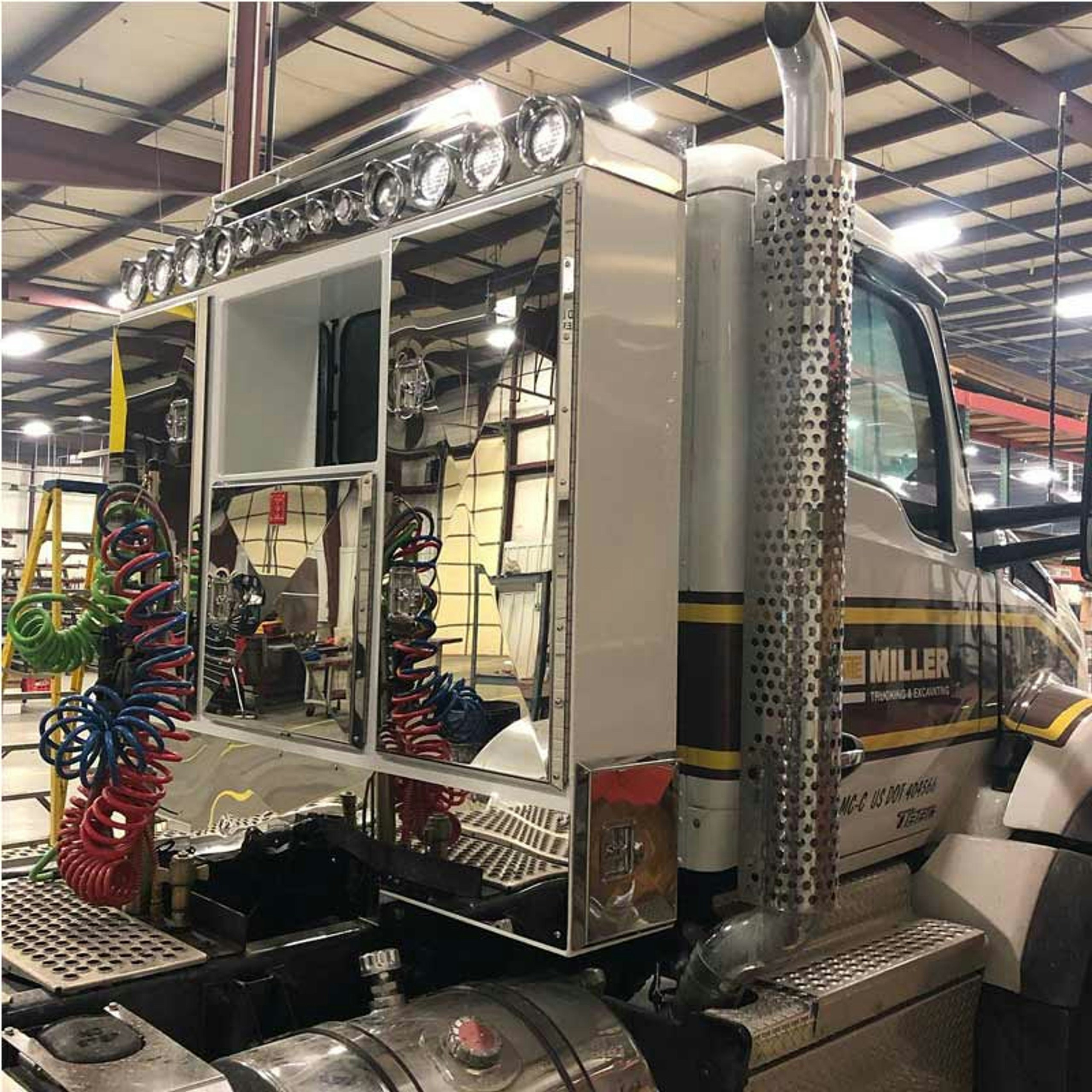 SemiTruck Headache Rack & Hydraulic Tank Combo Raney's Truck Parts