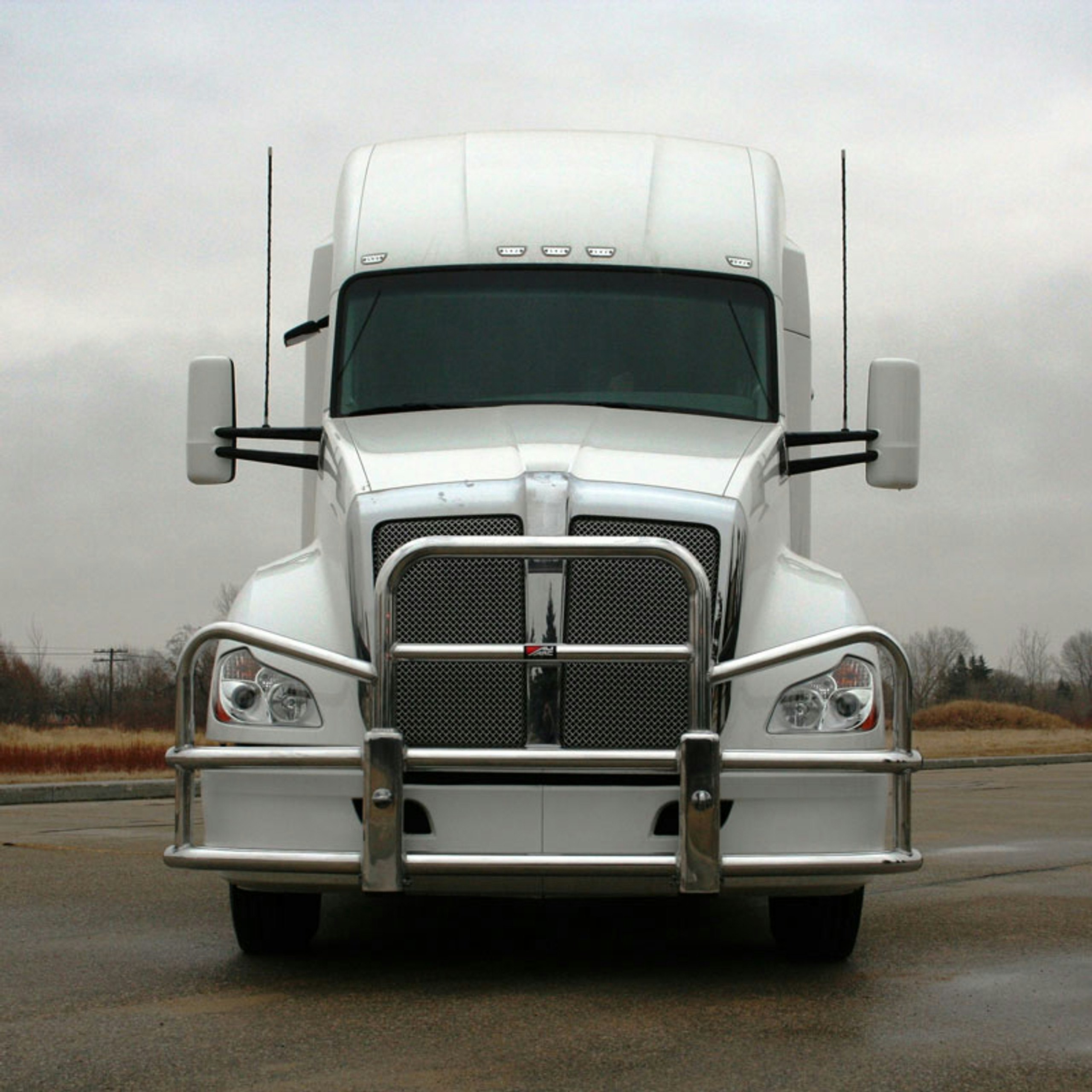 Kenworth T680 Bumper Guards