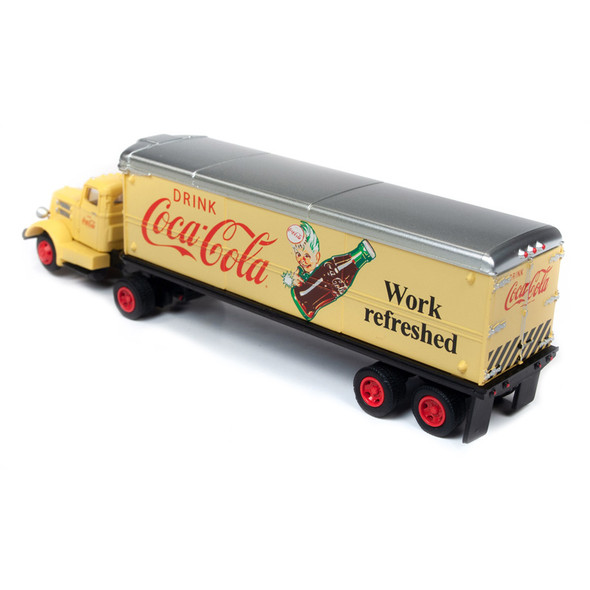 Coca Cola WC22 Tractor With Trailer 1/87 Scale Back