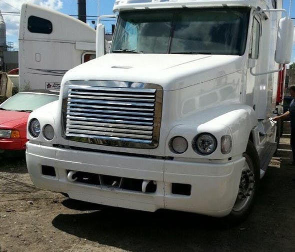 Freightliner Century Grill Louvered 2004 & Older
