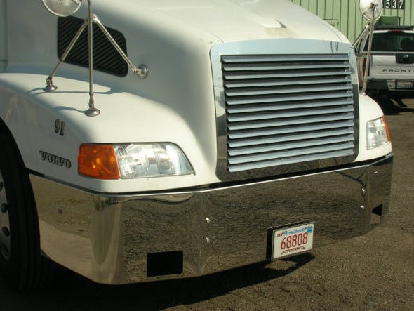 Volvo VNL 610 630 660 Louvered Grill Angle View