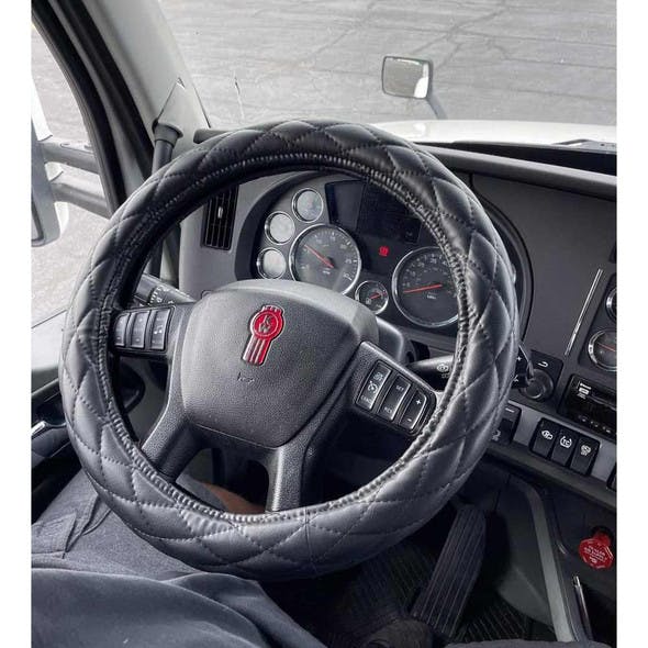 18" Diamond Cushion Steering Wheel Cover On Kenworth