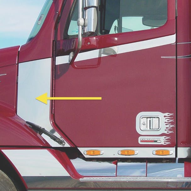 Freightliner Columbia Side Cowl Panel Trims Close Up