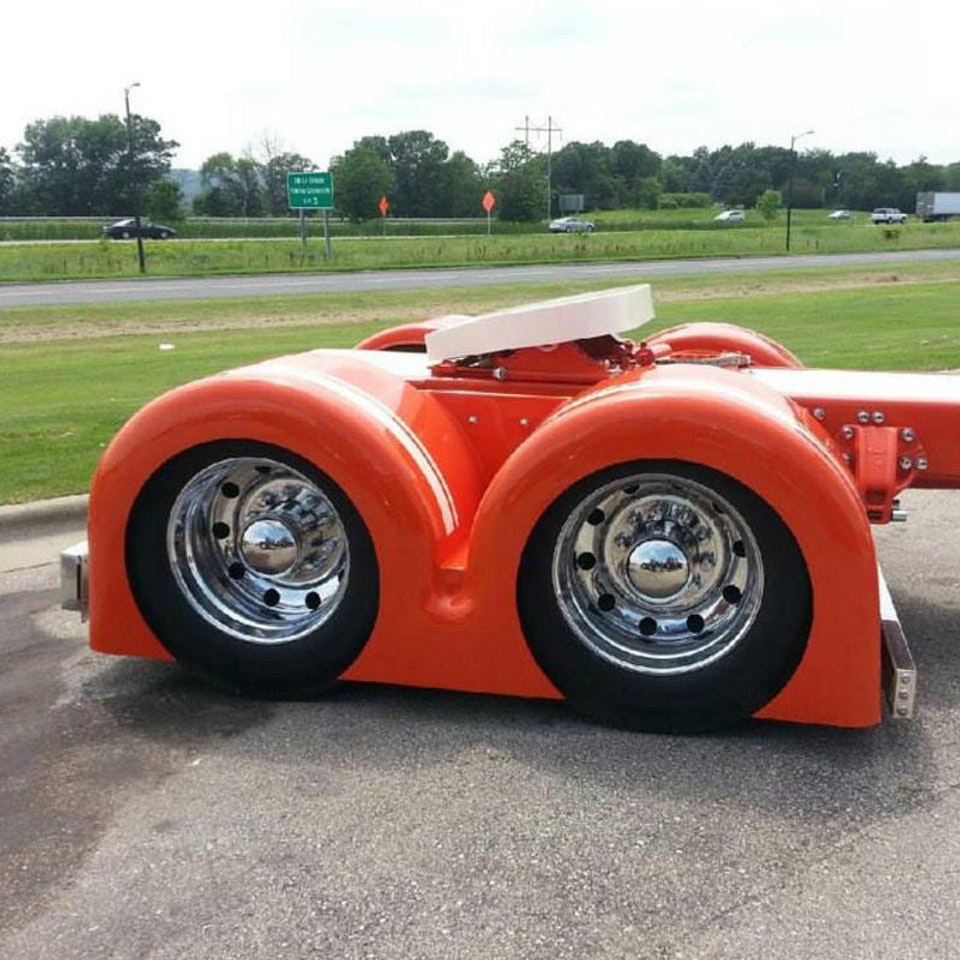 Classic Low Cut Single Hump Rear Talladega Fiberglass Fenders - Raney’s