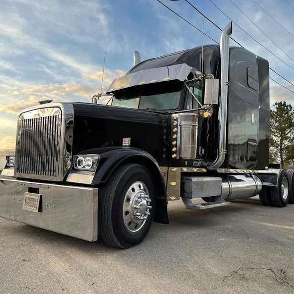 Freightliner Classic FLD 8" Lincoln Exhaust Stack Kit - default