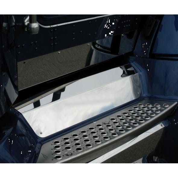 Kenworth T660 EPA Front Upper Kick Plate 07-09 On Truck