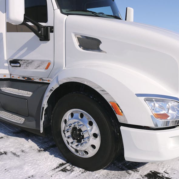 Peterbilt 579 Side Fender Trim