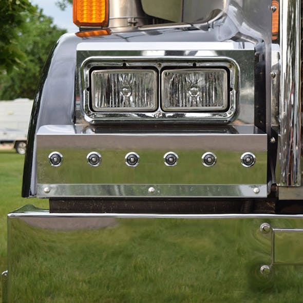 Kenworth W900L Bullseye Fender Guards Close Up