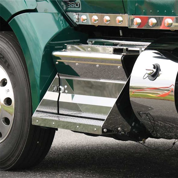 Kenworth Battery Box Cover & Steps On T680