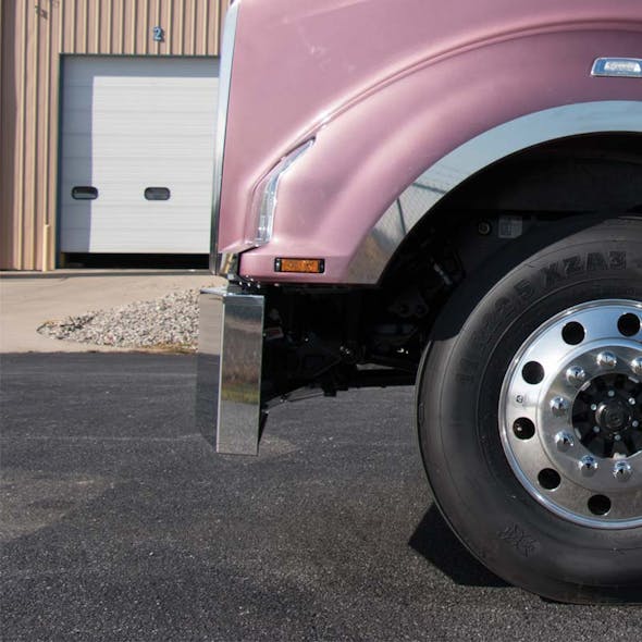 Kenworth T880 18" 1 Piece Replacement Bumper Side View