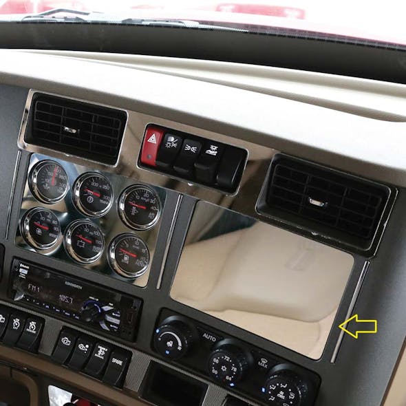 Kenworth T680 & T880 Navigation Delete Filler Cover