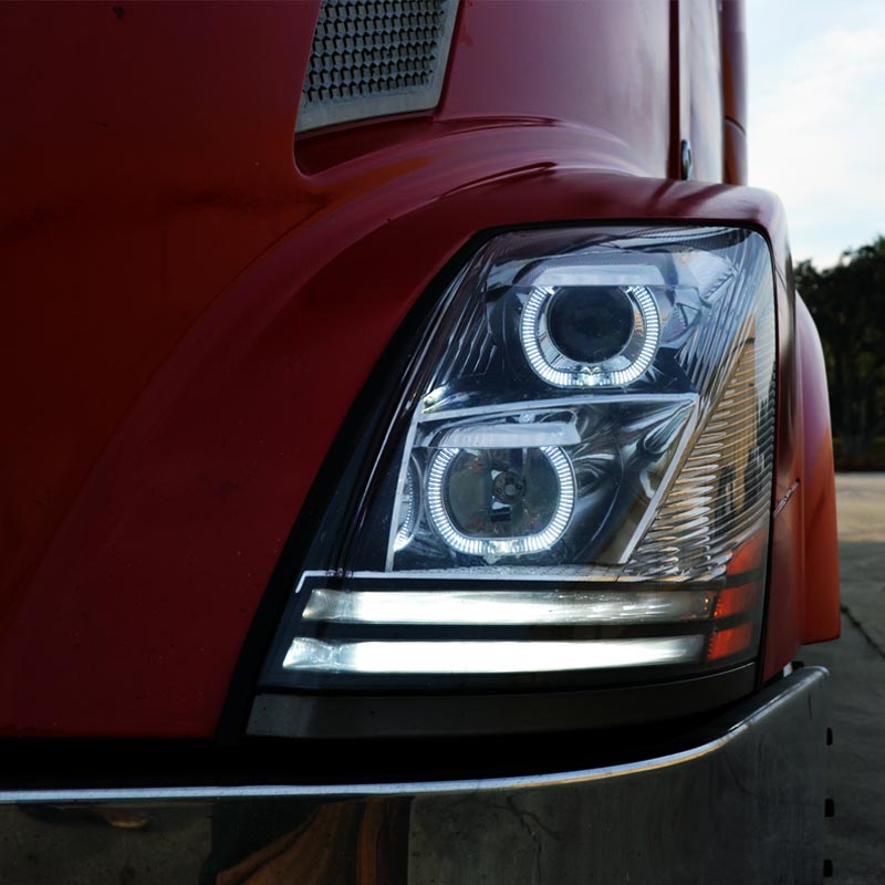 Volvo VNL & VT Chrome Projector Headlight With LED Dual Function