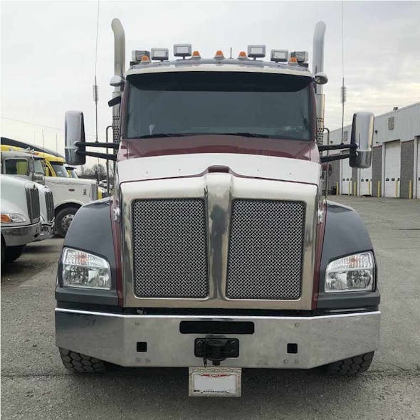 Kenworth T880 Stainless Steel Bug Deflector On Truck 2