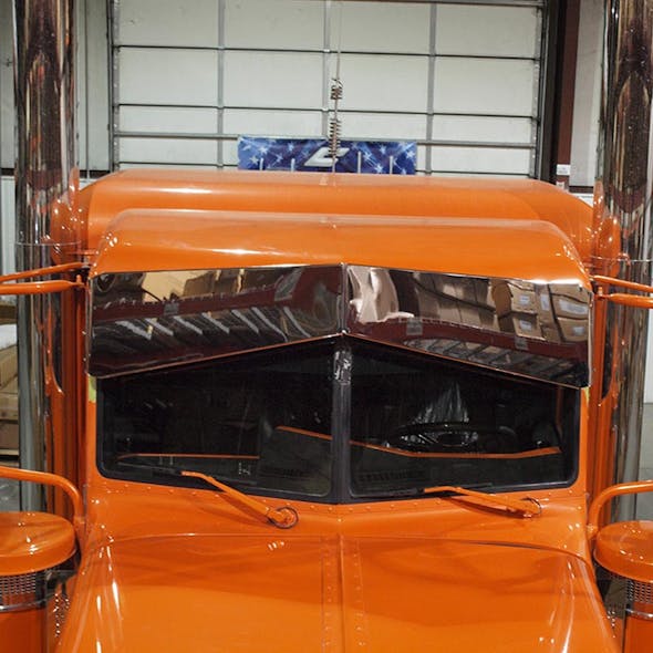 Peterbilt 379, 388, 389 Reverse Bowtie Visor On Truck