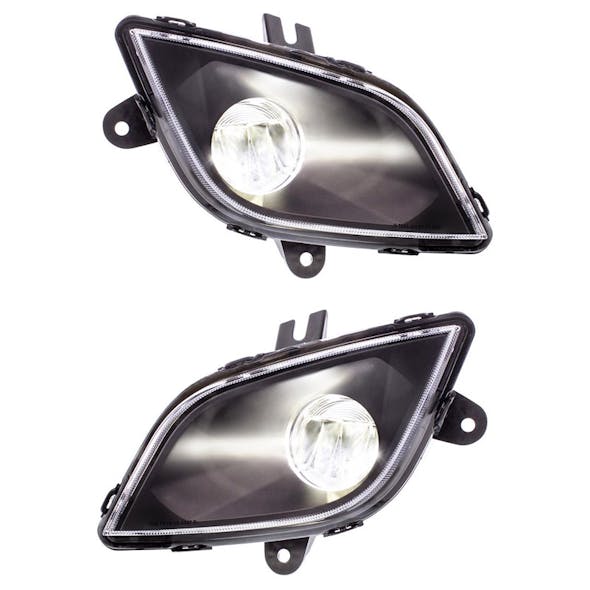 Freightliner Cascadia Fog Lights A66-03653-003 A66-03653-002 (Lights On)