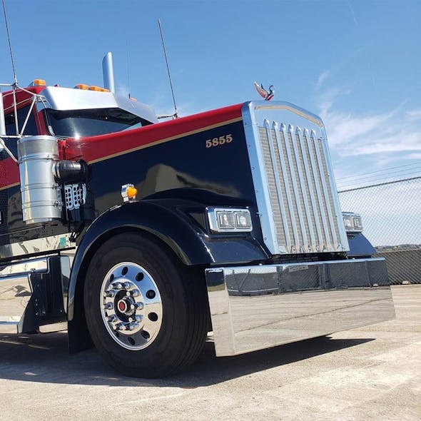 Kenworth W900L W900B Blind Mount Chrome Bumper By Lincoln Chrome - Mitered Default