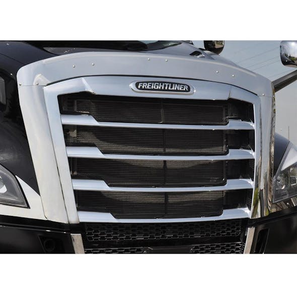 Freightliner Cascadia 430 SS Grille Surround With Hood Tilt Handle 3