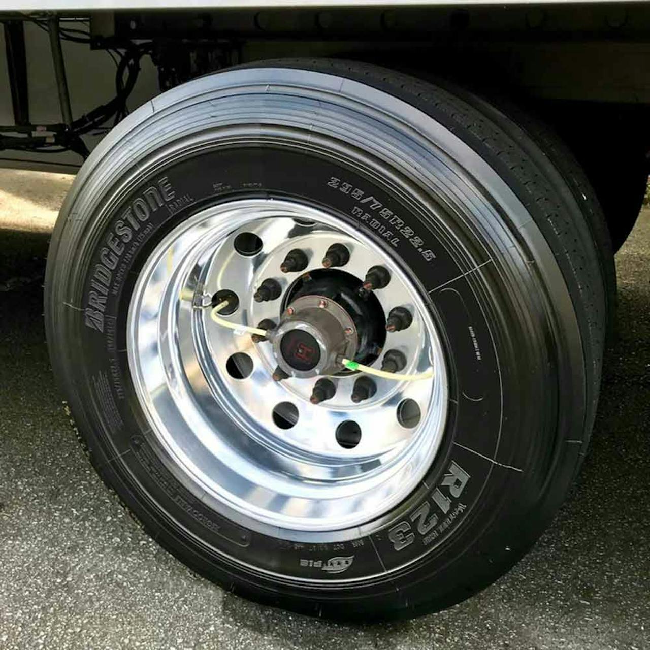 AA 5 Gal High Gloss Tire Shine, Solvent-Based