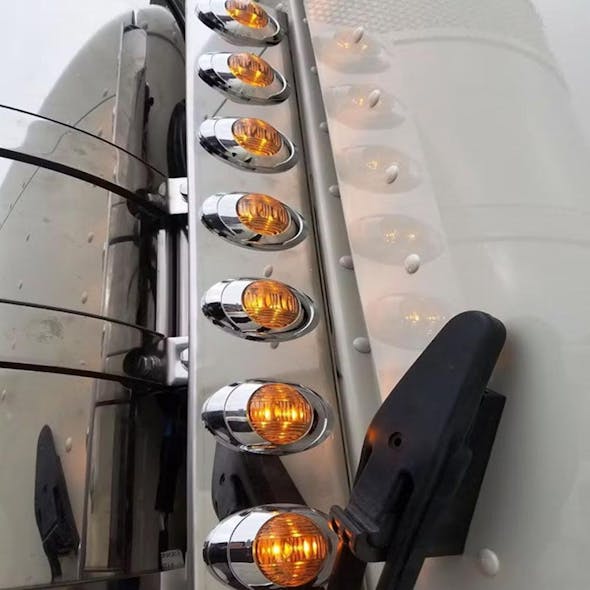 Peterbilt 589 3/4" LED Front Air Cleaner Light Bar AM