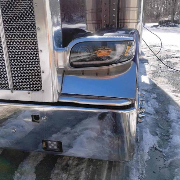 Peterbilt 367 388 389 567 589 Heated Blackout Projector Headlight With Dual Function DRL - Close Up