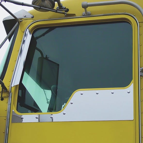 Kenworth Daylite Door Straight Bottom Under Window Trims With Dimples