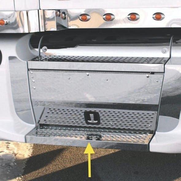 Peterbilt 386 387 587 Battery Tool Box Lower Replacement Step By RoadWorks