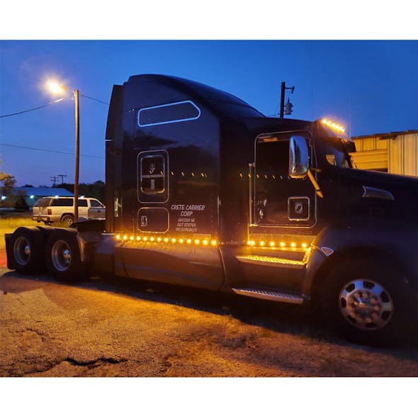 Kenworth T660 Sleeper Panel On Truck