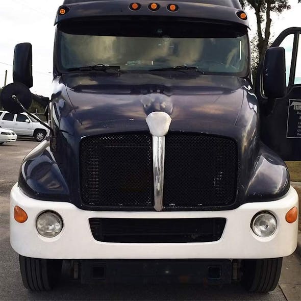 Kenworth T-2000 Fiberglass Bumper & Air Dam Package - Mounted